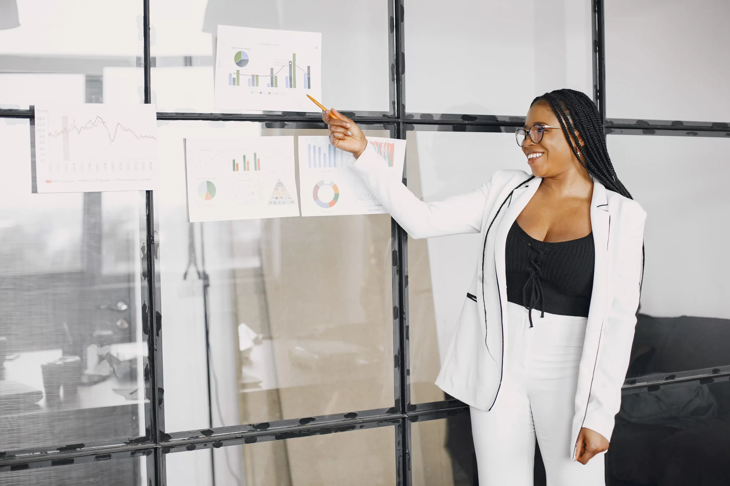 https://newvisiontraining.co.bw/wp-content/uploads/2024/10/woman-speaking-group-meeting-african-american-scaled.webp